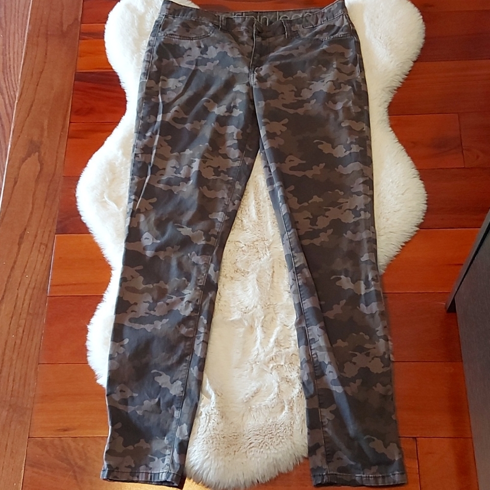 Calvin kline camouflage skinny jeans US 10